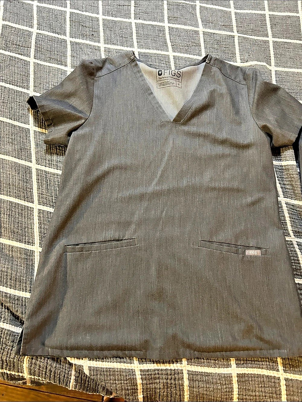 FIGS Kade Scrub Set Scrub Set in Gray Size Small top / medium tall pants